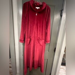 Eileen West  Lux Velour Zip Up Robe